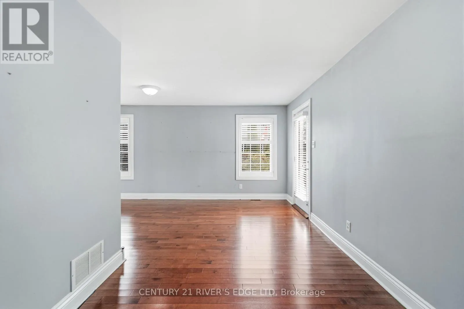 113 BLAKE'S CRESCENT
