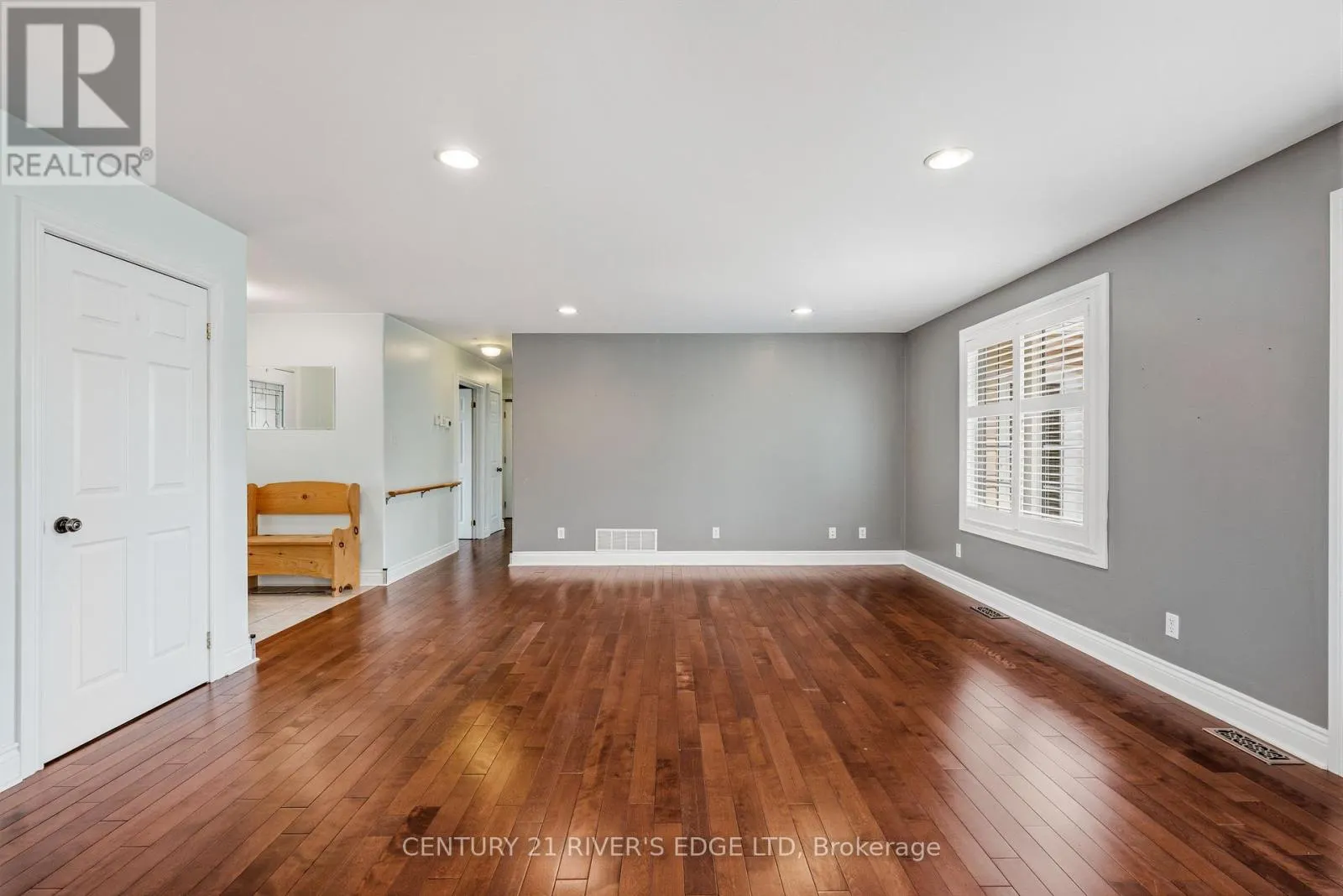 113 BLAKE'S CRESCENT