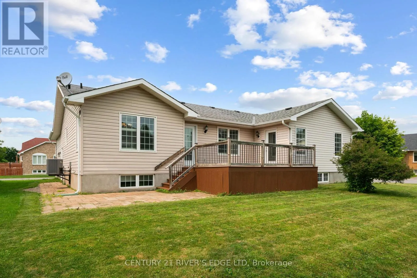 113 BLAKE'S CRESCENT