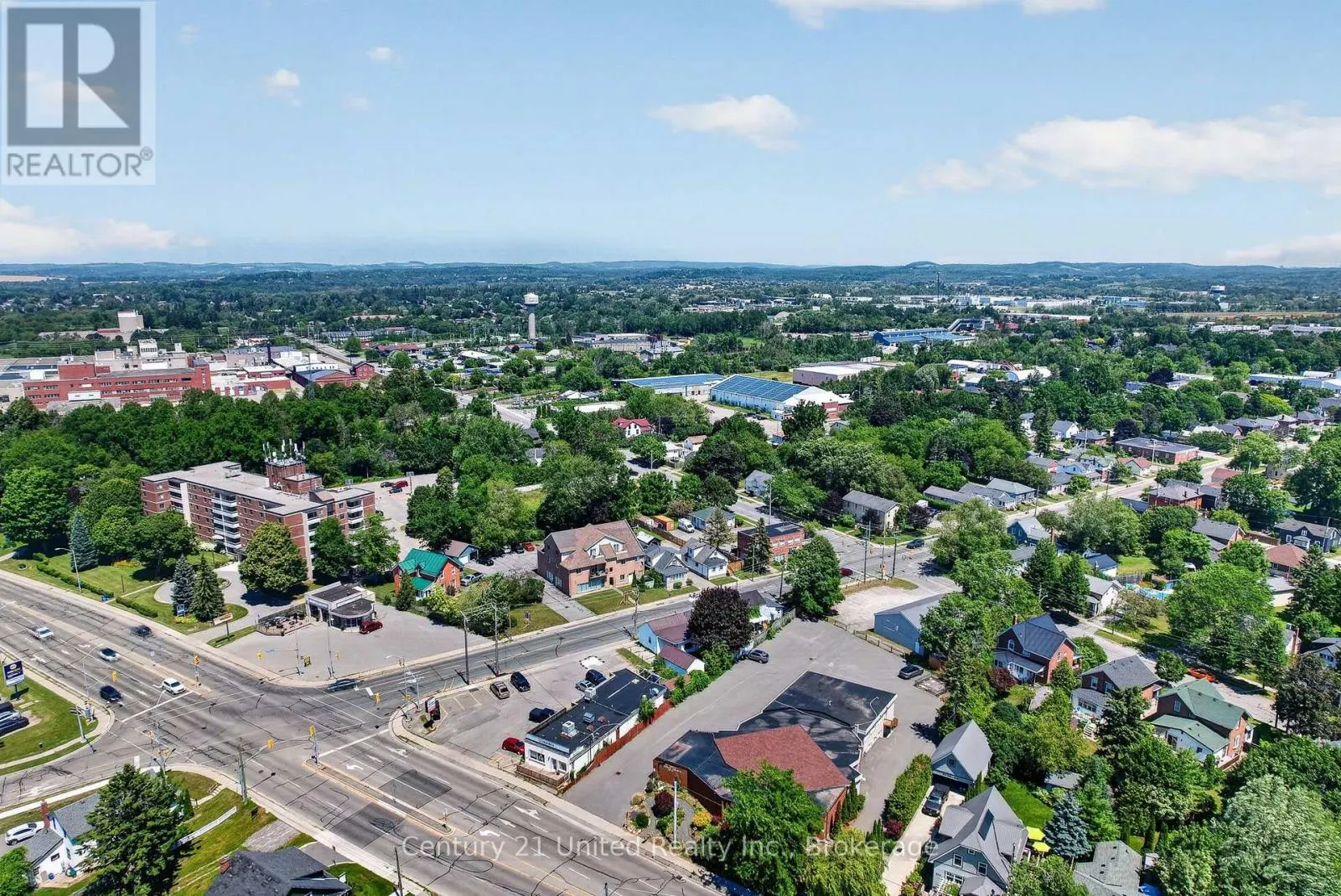 271 UNIVERSITY AVENUE W