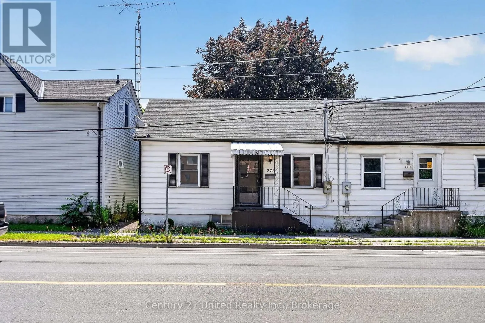 271 UNIVERSITY AVENUE W
