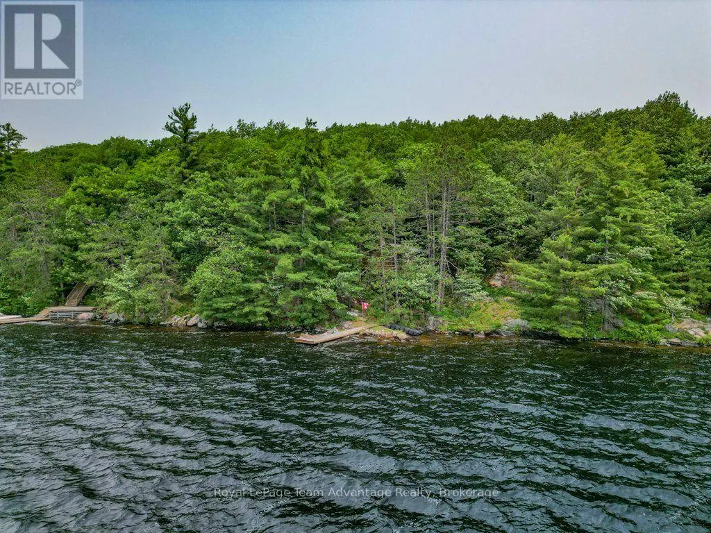 102 BLACKSTONE LAKE WATER