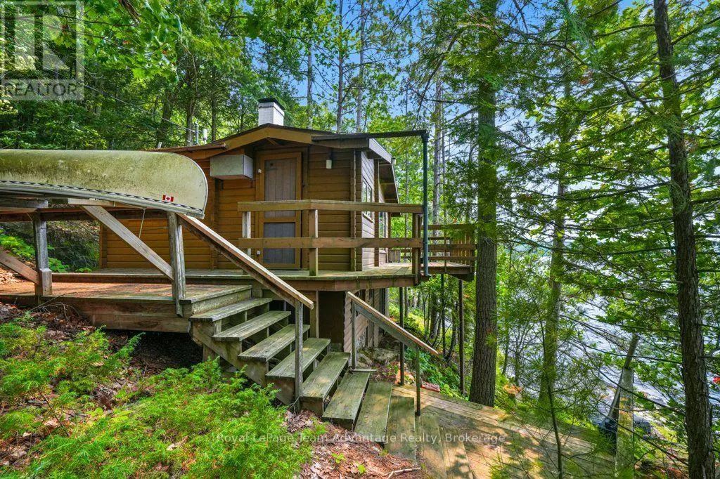 102 BLACKSTONE LAKE WATER