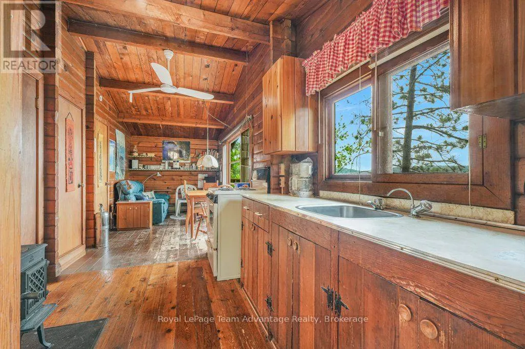 102 BLACKSTONE LAKE WATER