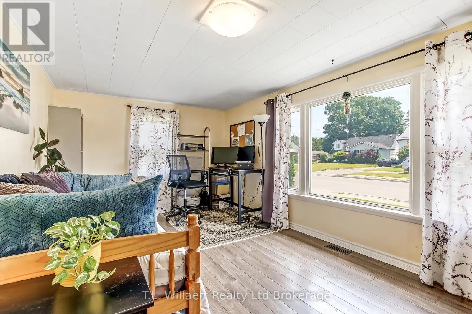 17 POTTERS ROAD