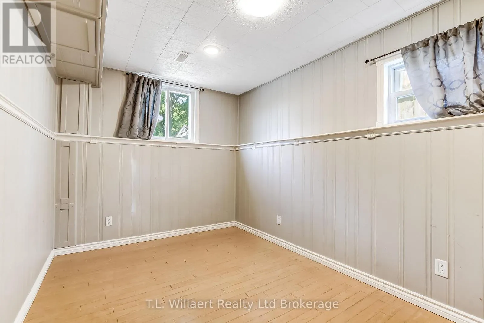 17 POTTERS ROAD