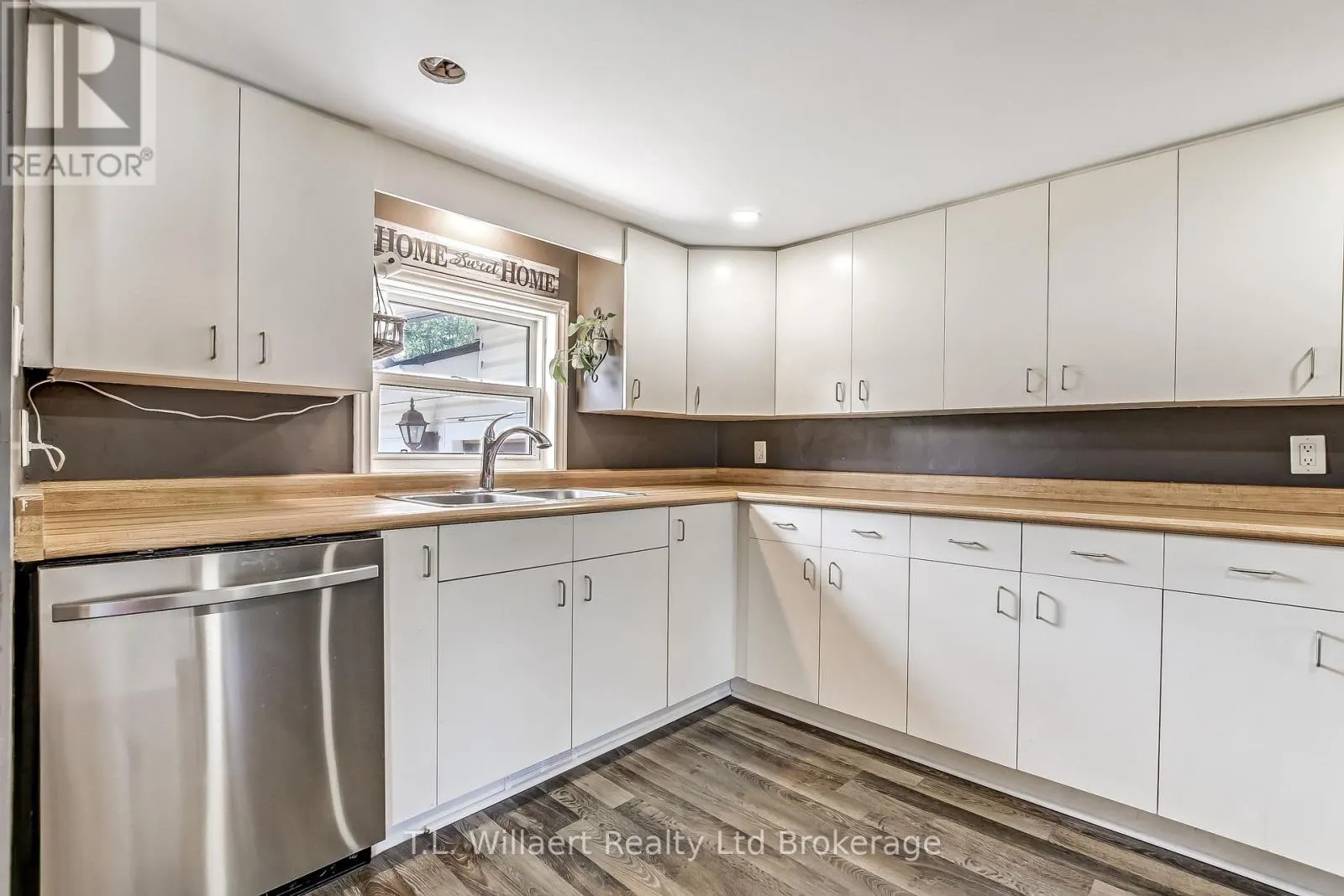 17 POTTERS ROAD