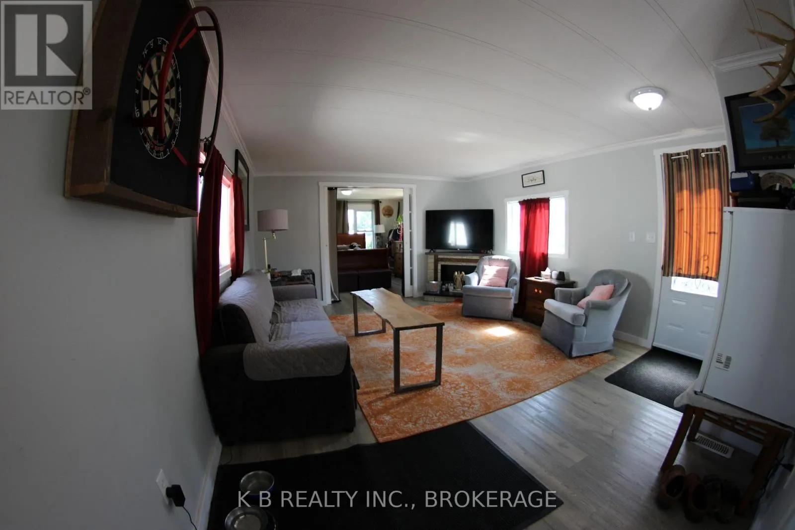 4 CEDAR STREET W
