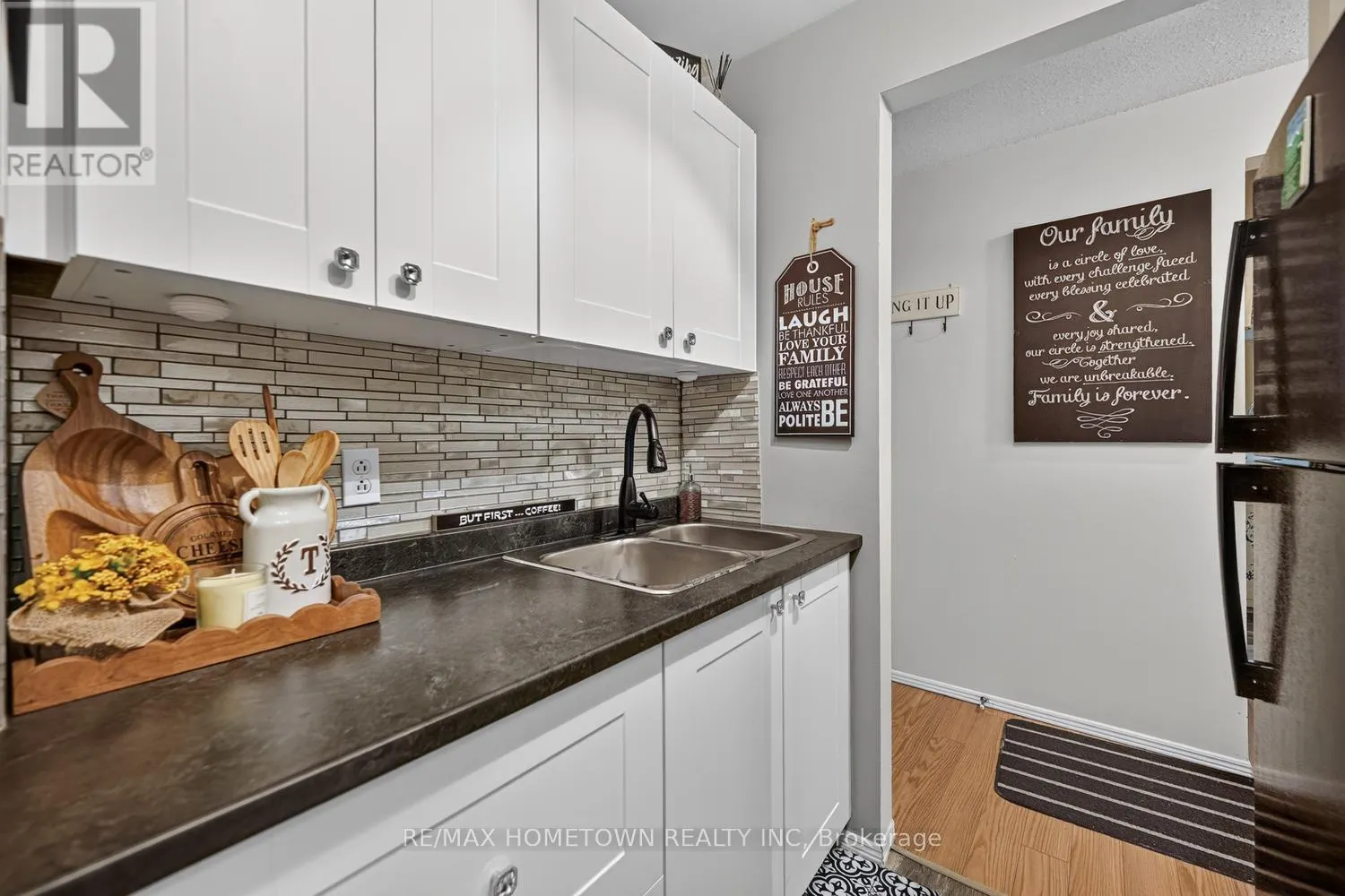 16 - 14 CHARLOTTE PLACE