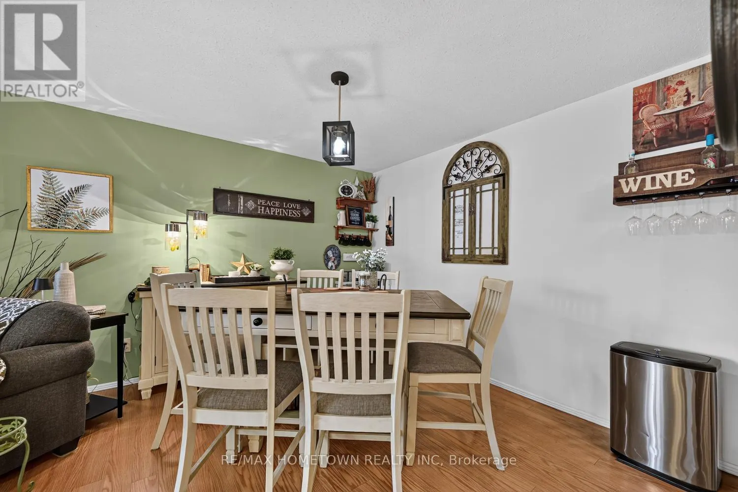16 - 14 CHARLOTTE PLACE