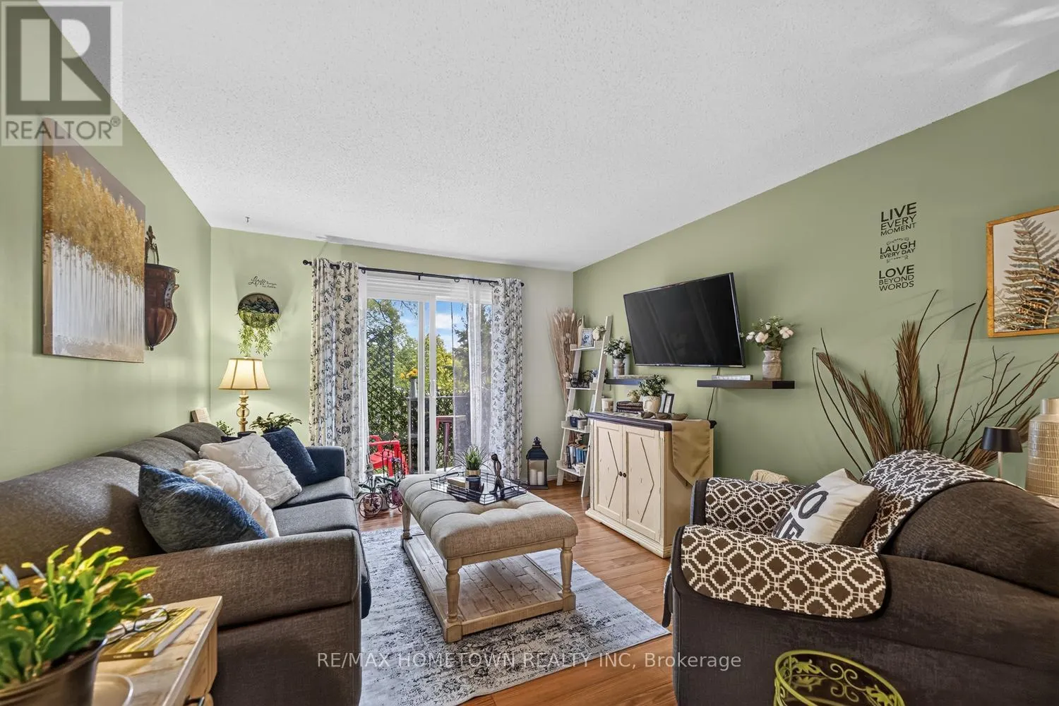 16 - 14 CHARLOTTE PLACE