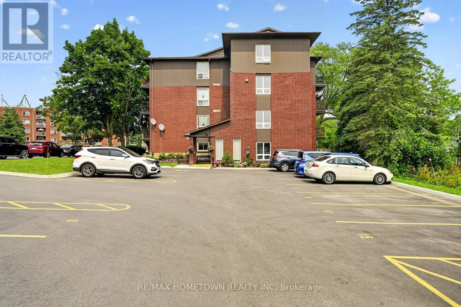 16 - 14 CHARLOTTE PLACE