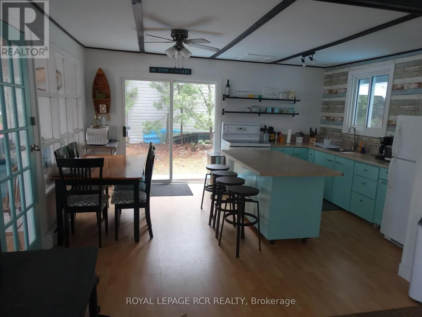 2105 WHITE LAKE ROAD W