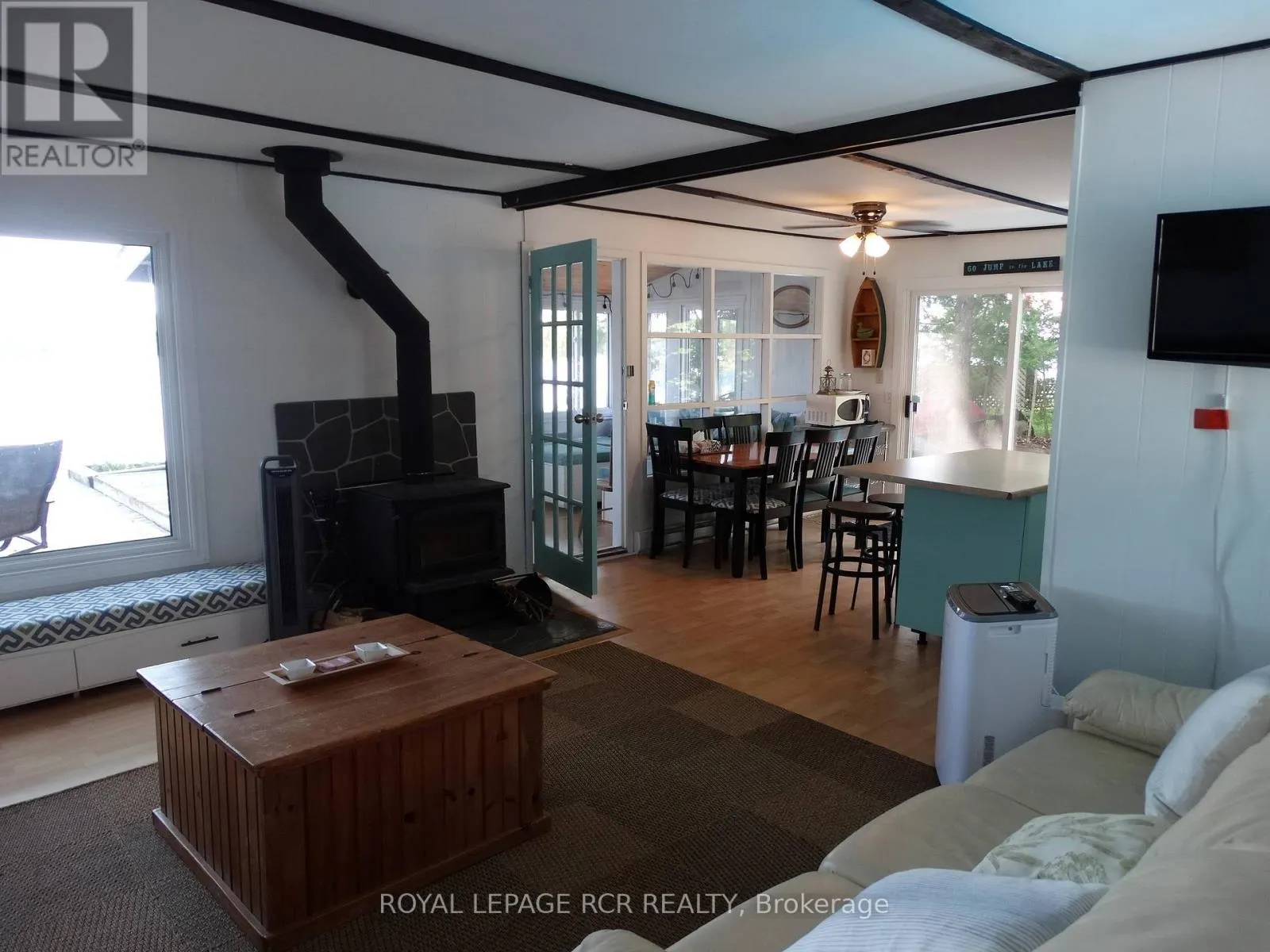 2105 WHITE LAKE ROAD W
