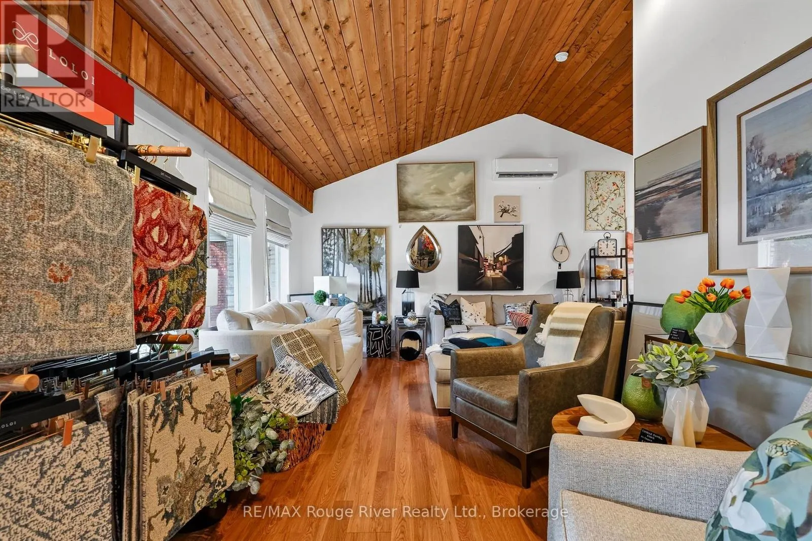 66 ELGIN STREET W
