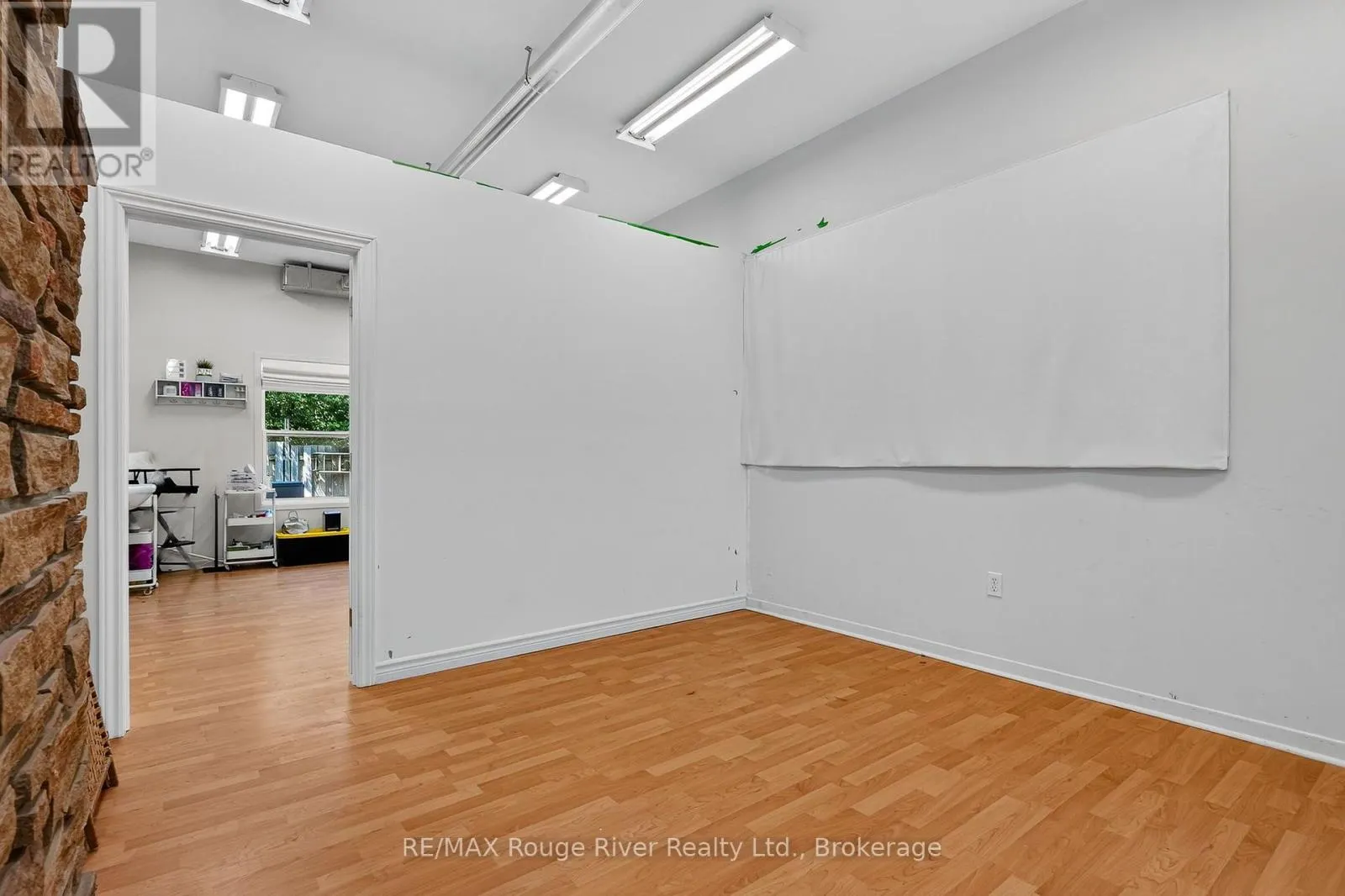 66 ELGIN STREET W