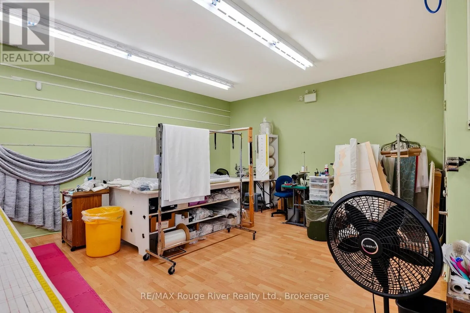 66 ELGIN STREET W