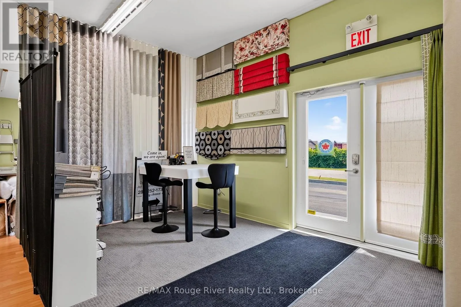 66 ELGIN STREET W