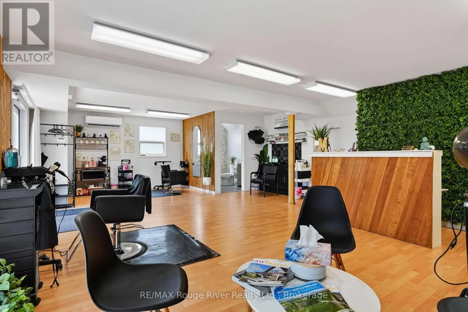 66 ELGIN STREET W