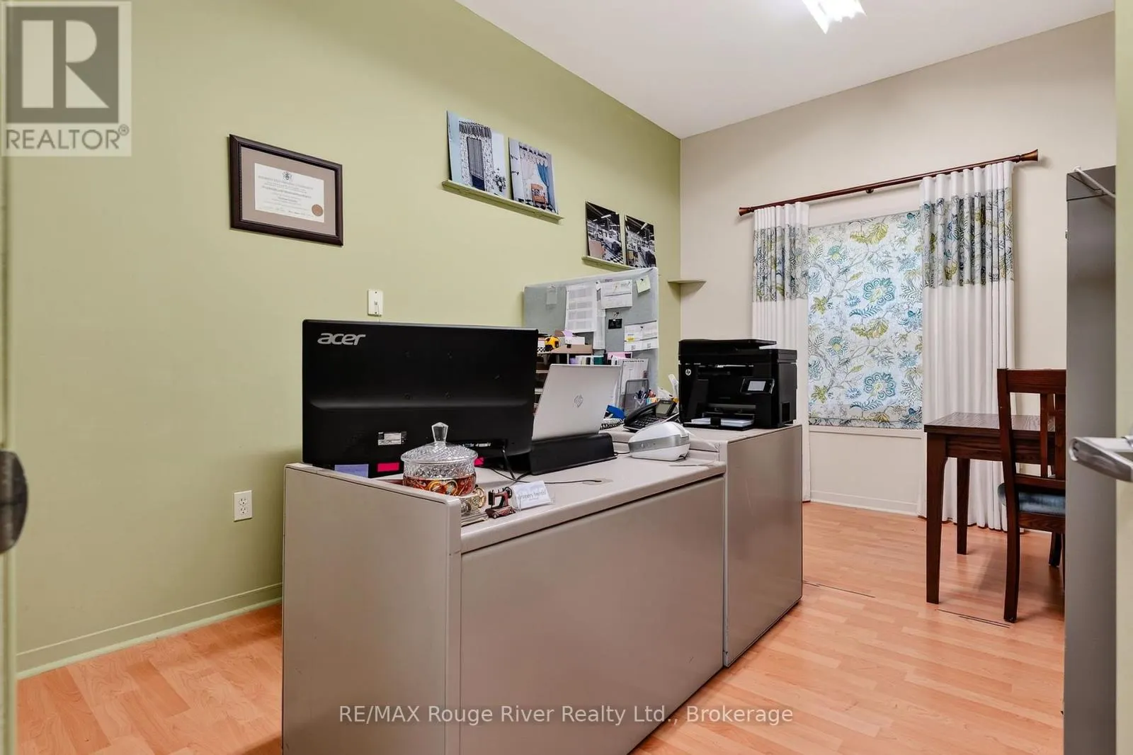 66 ELGIN STREET W