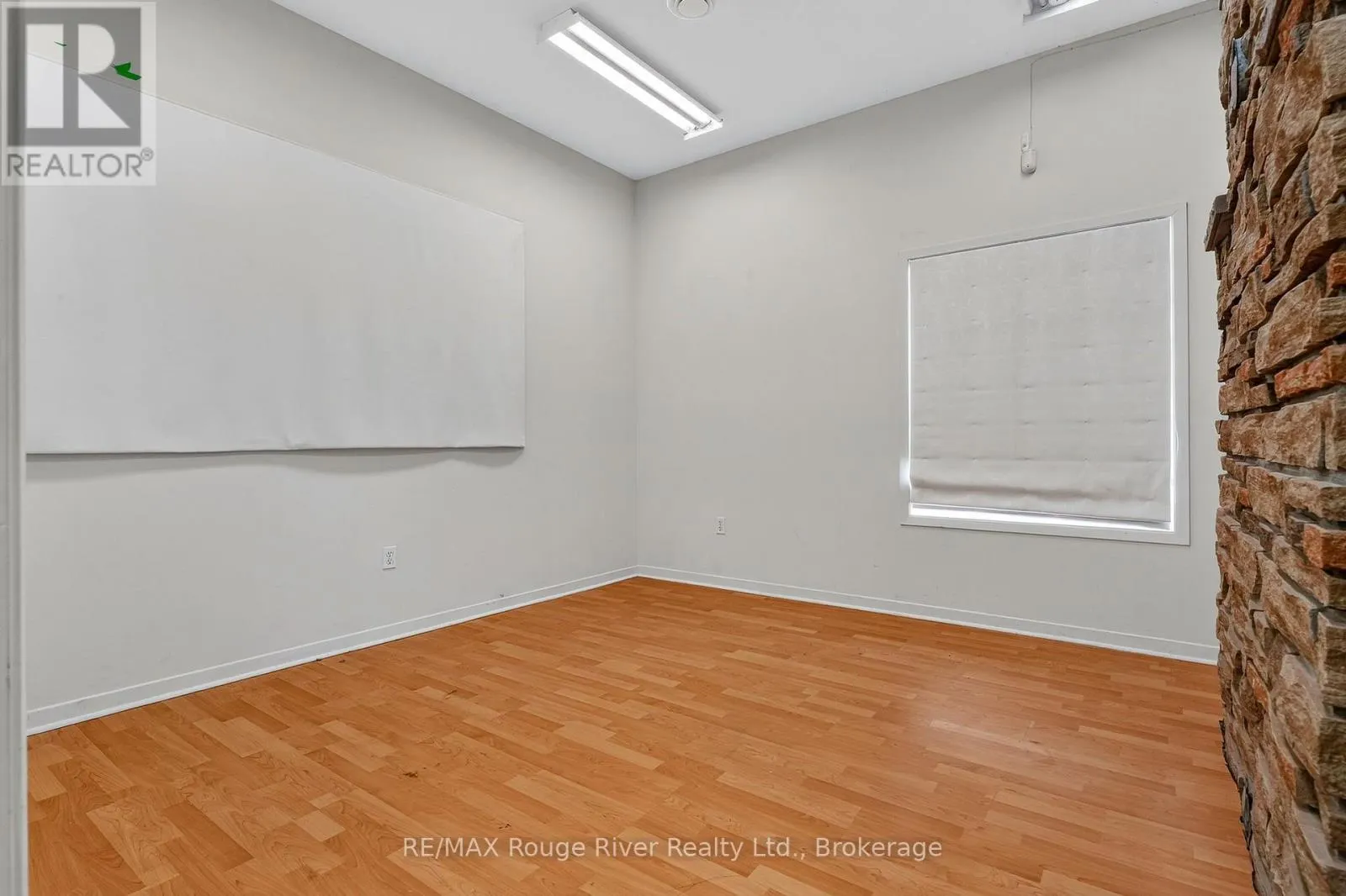 66 ELGIN STREET W