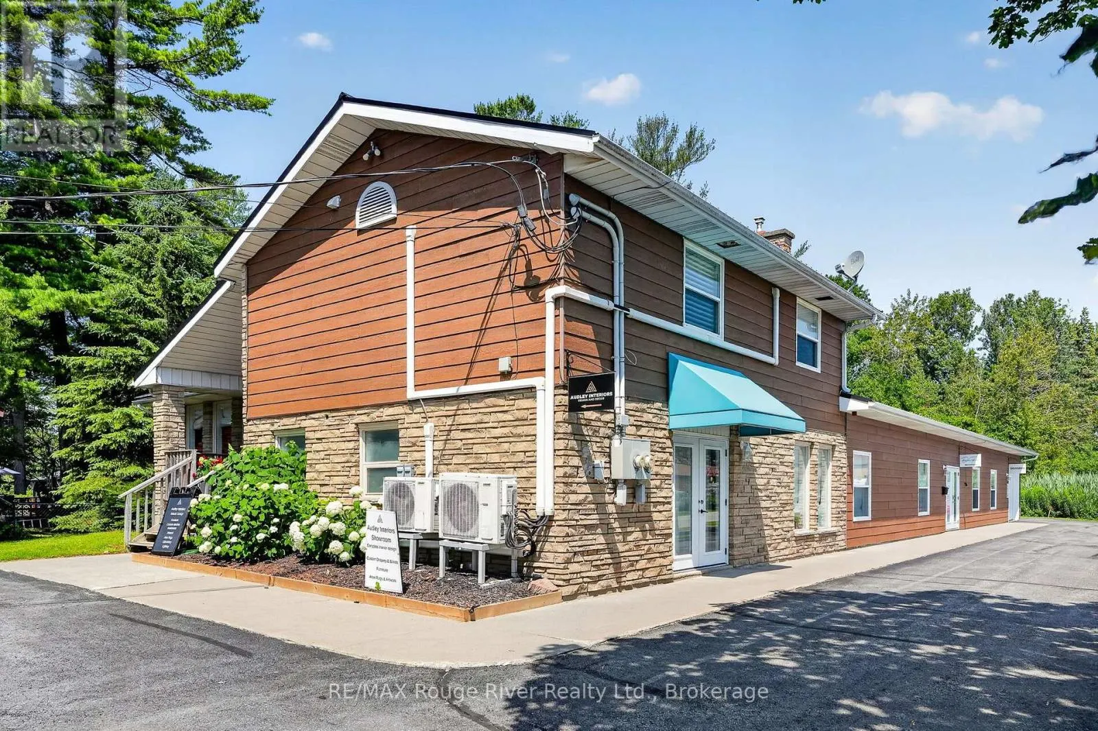 66 ELGIN STREET W