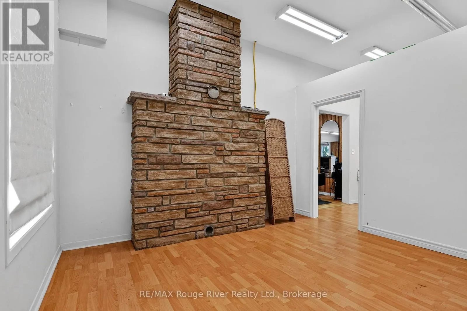 66 ELGIN STREET W