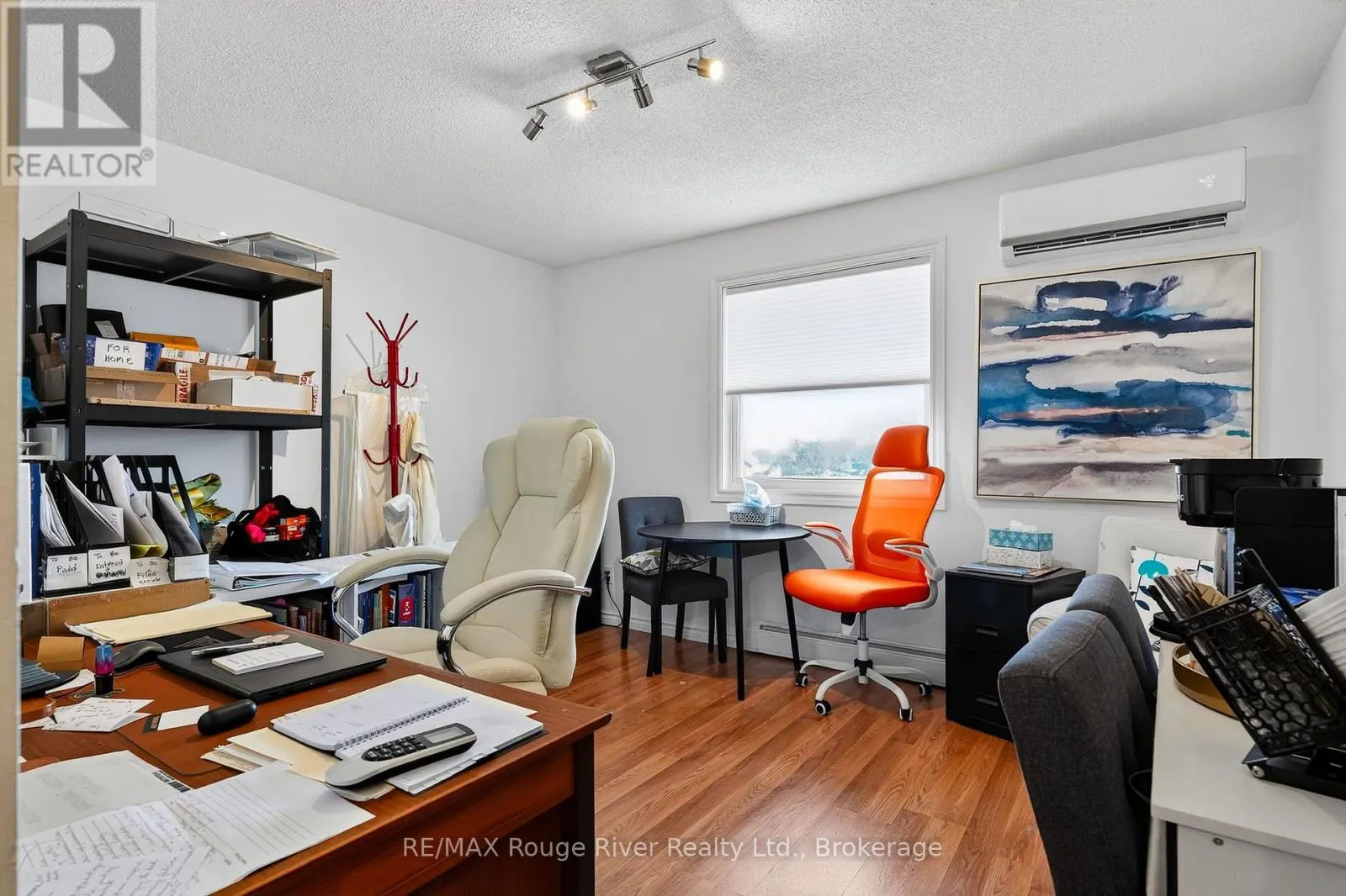 66 ELGIN STREET W