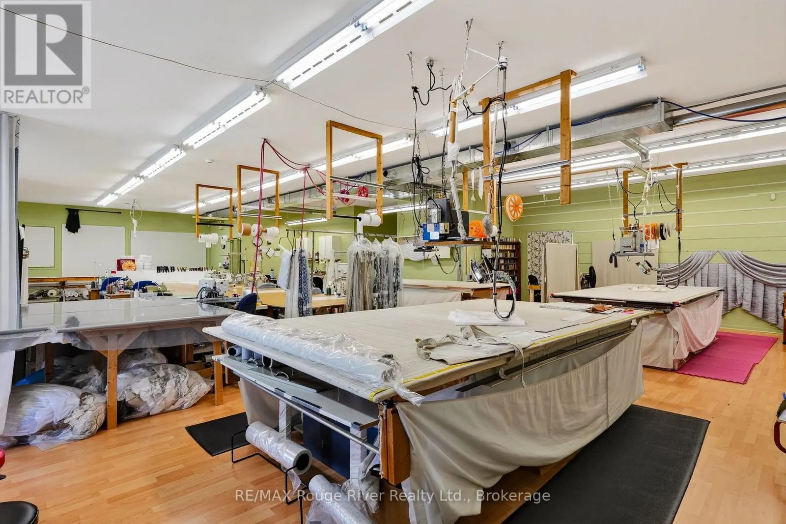 66 ELGIN STREET W