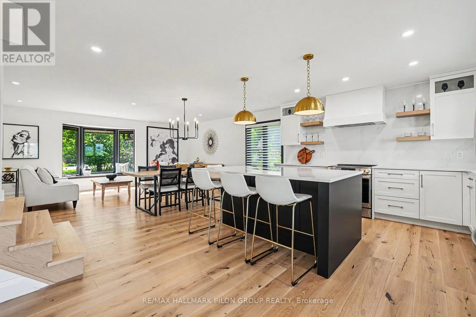 584 BAYVIEW DRIVE