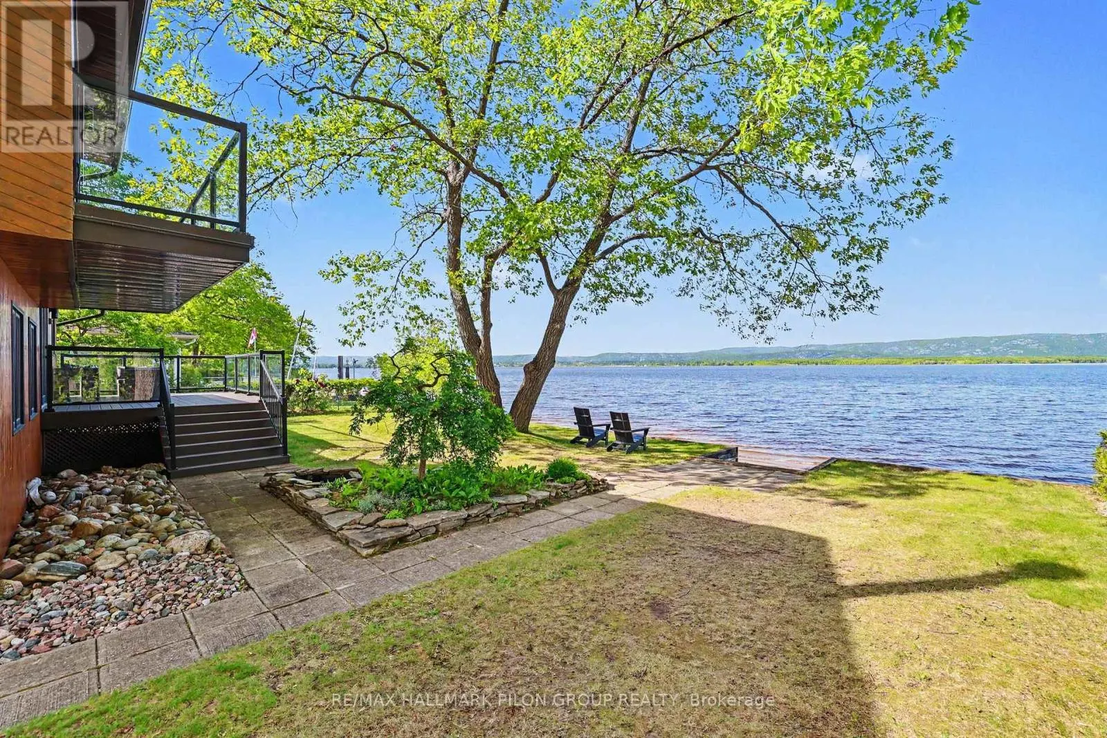 584 BAYVIEW DRIVE