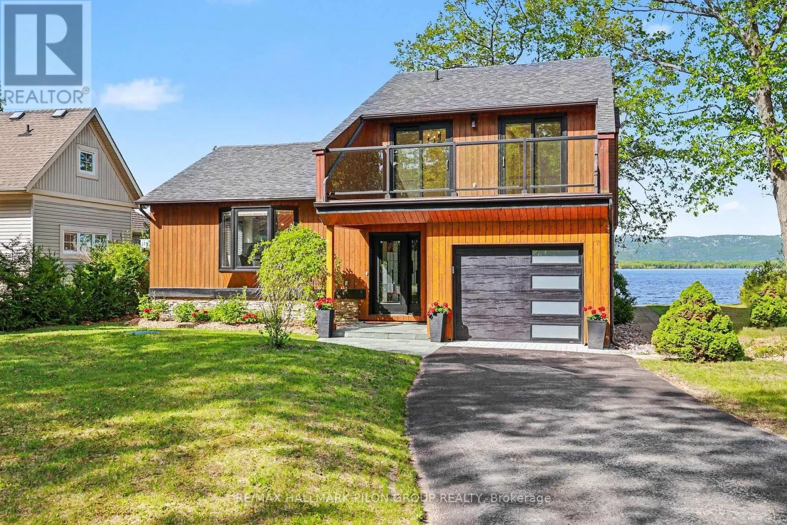 584 BAYVIEW DRIVE