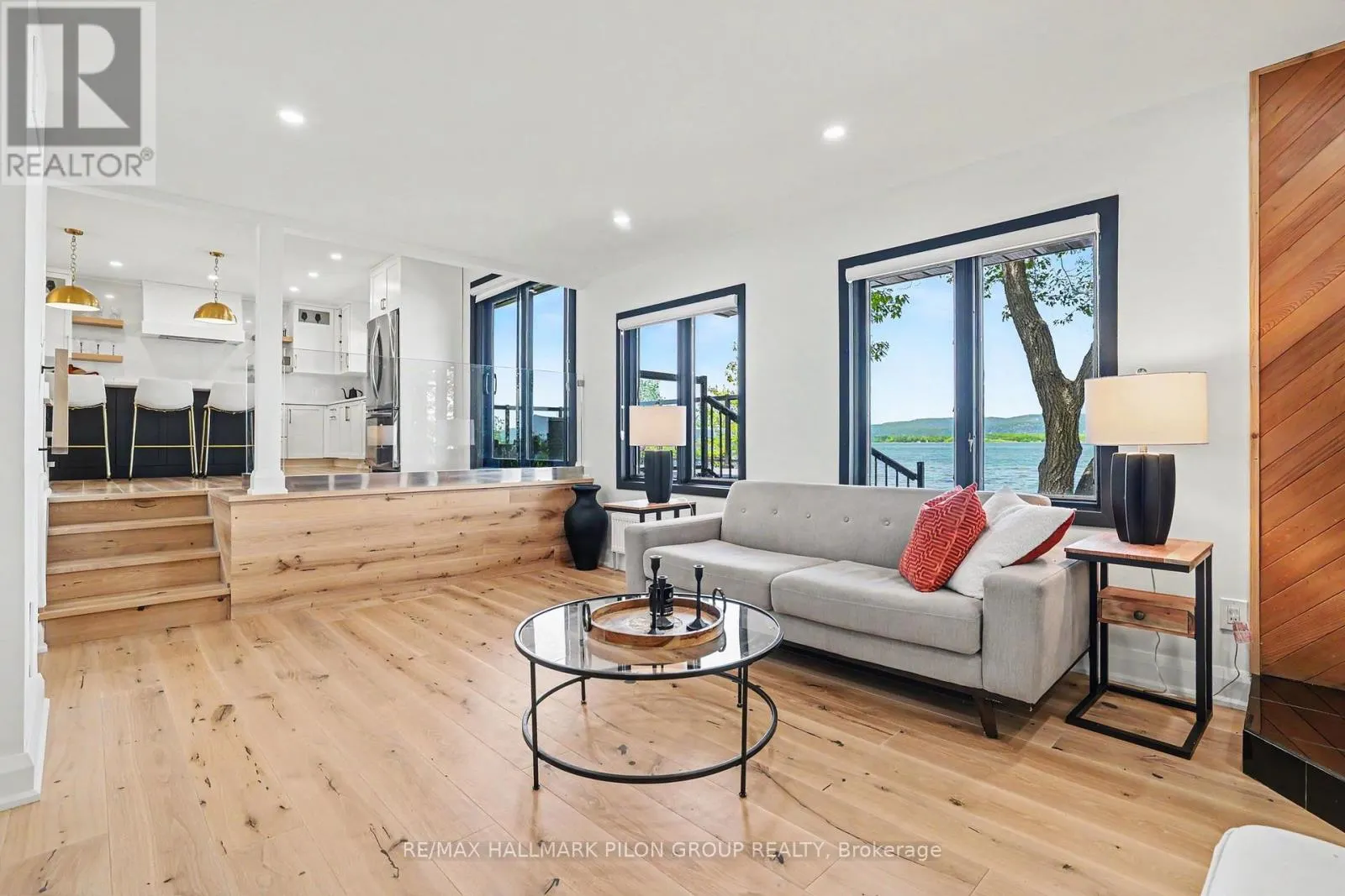 584 BAYVIEW DRIVE