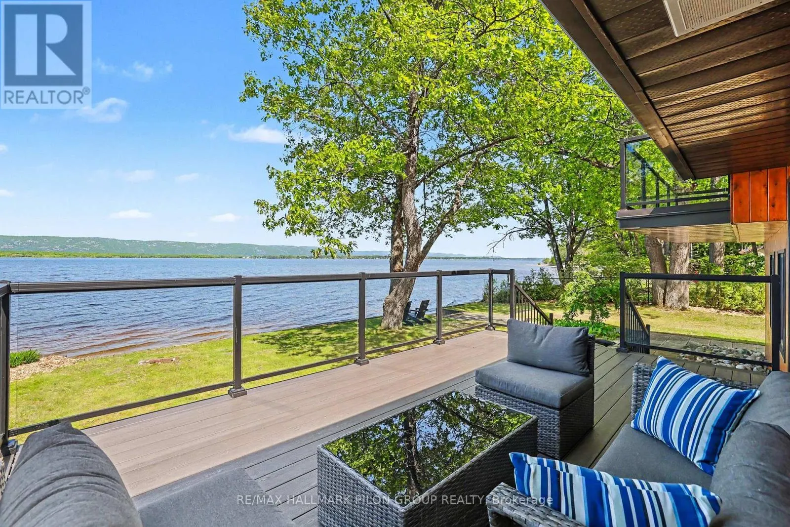 584 BAYVIEW DRIVE