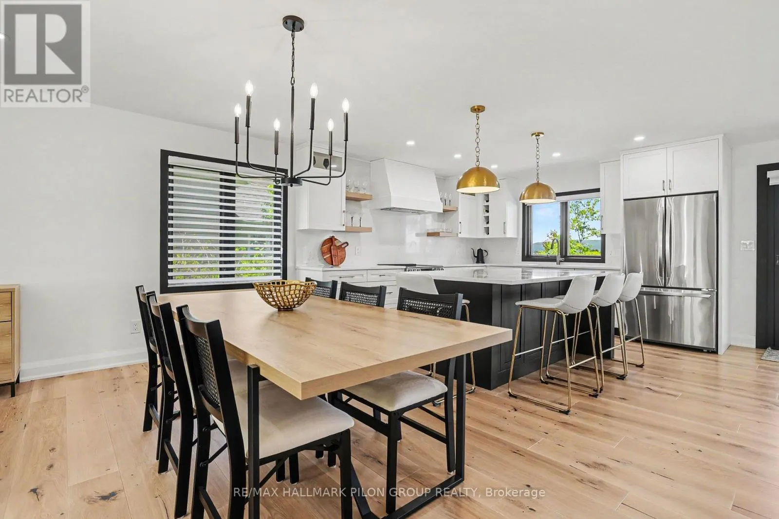 584 BAYVIEW DRIVE