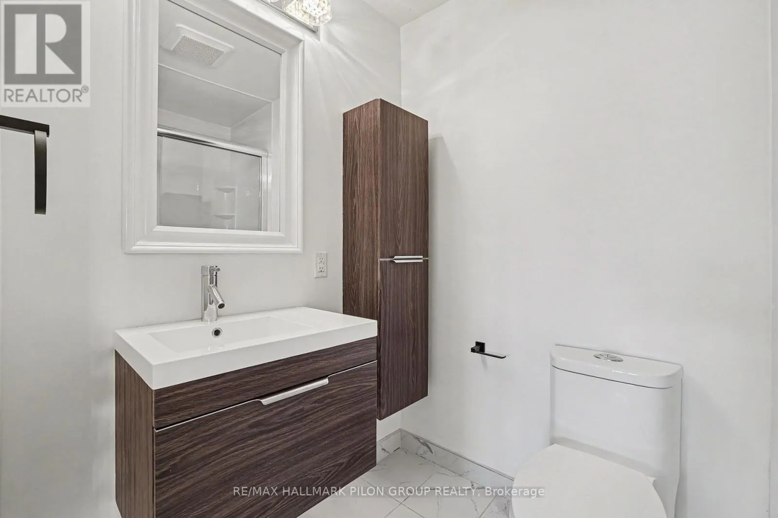 584 BAYVIEW DRIVE