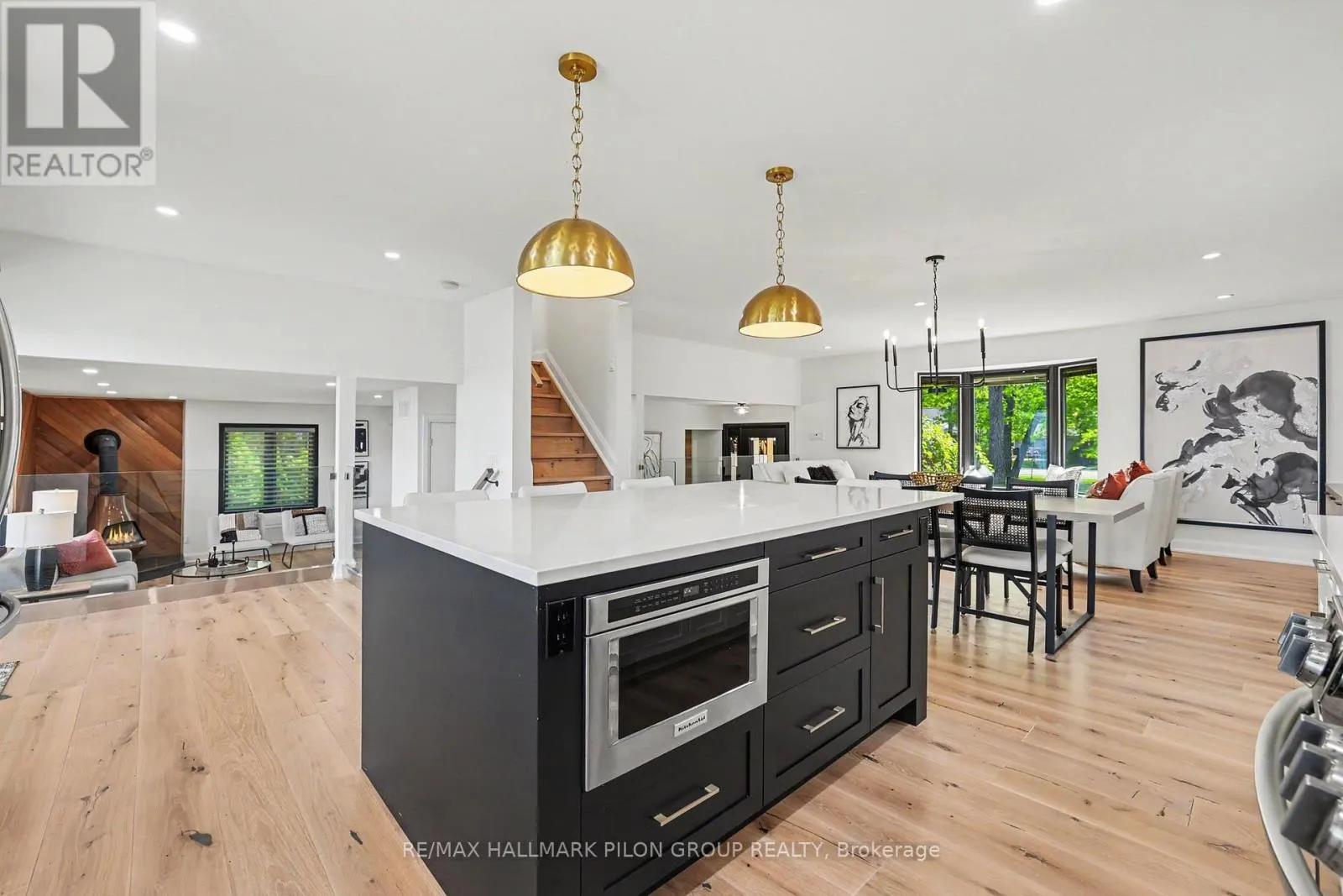 584 BAYVIEW DRIVE