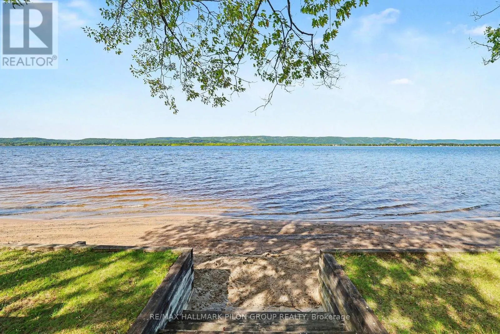 584 BAYVIEW DRIVE