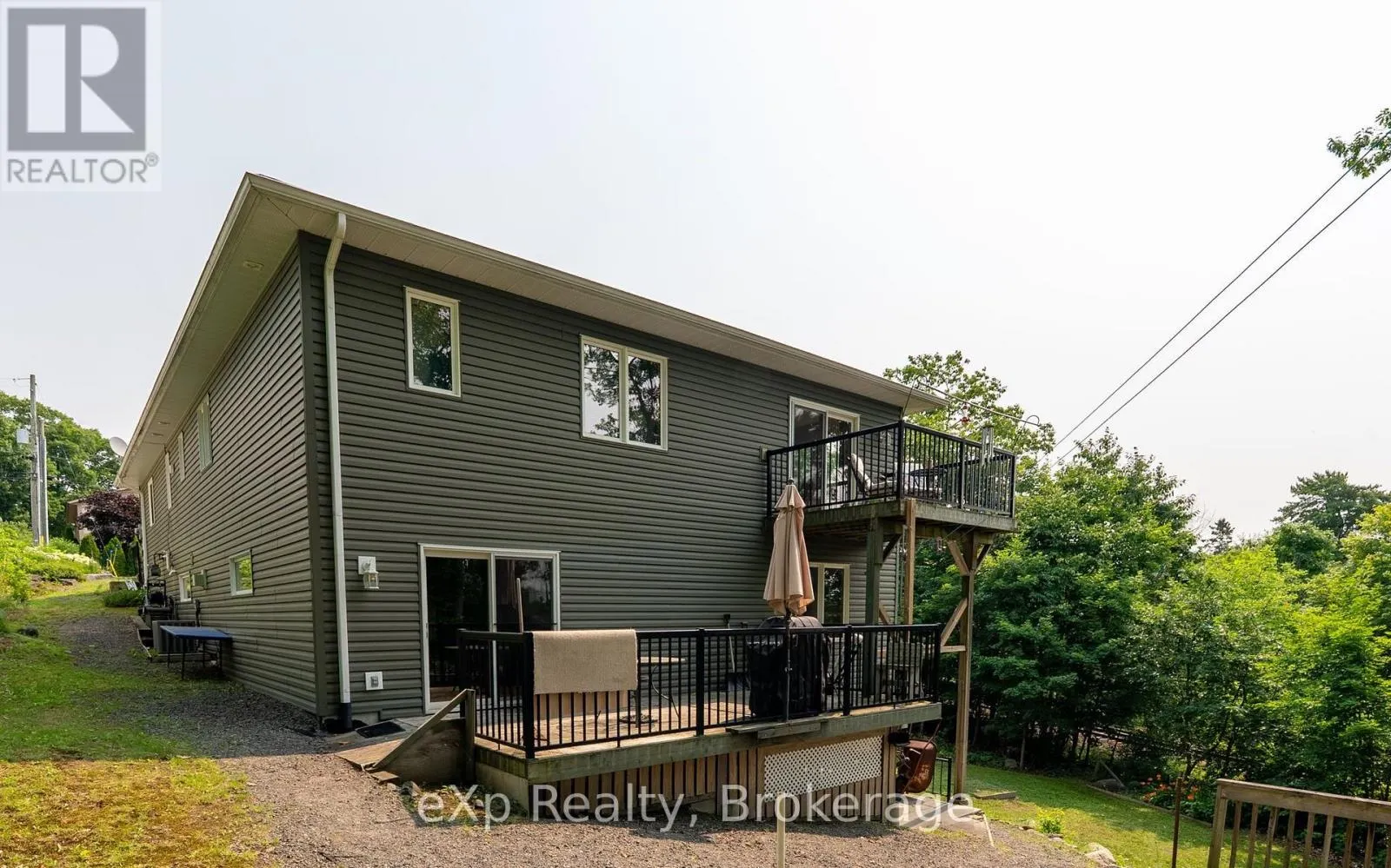 2 MANN AVENUE N