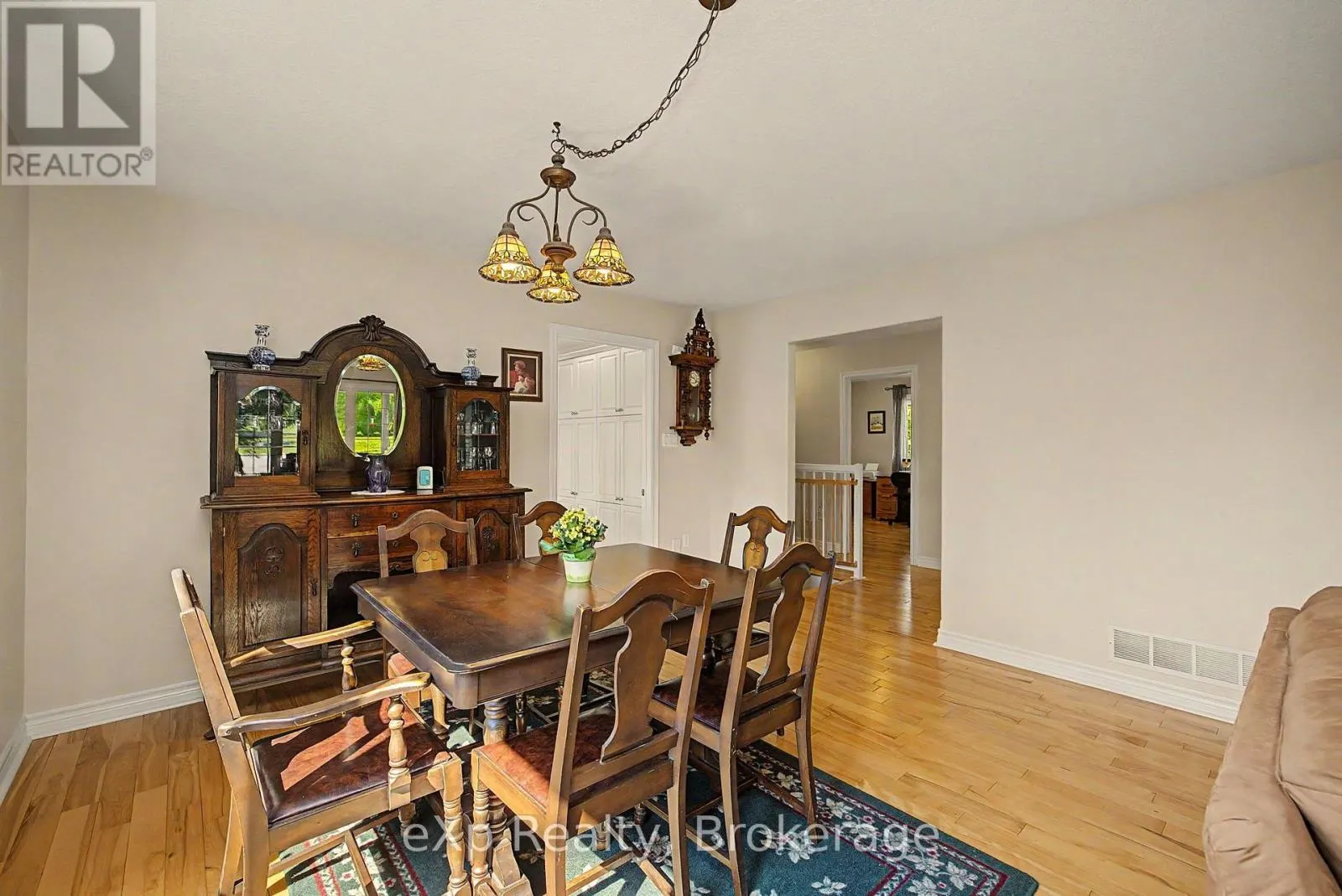 2 MANN AVENUE N