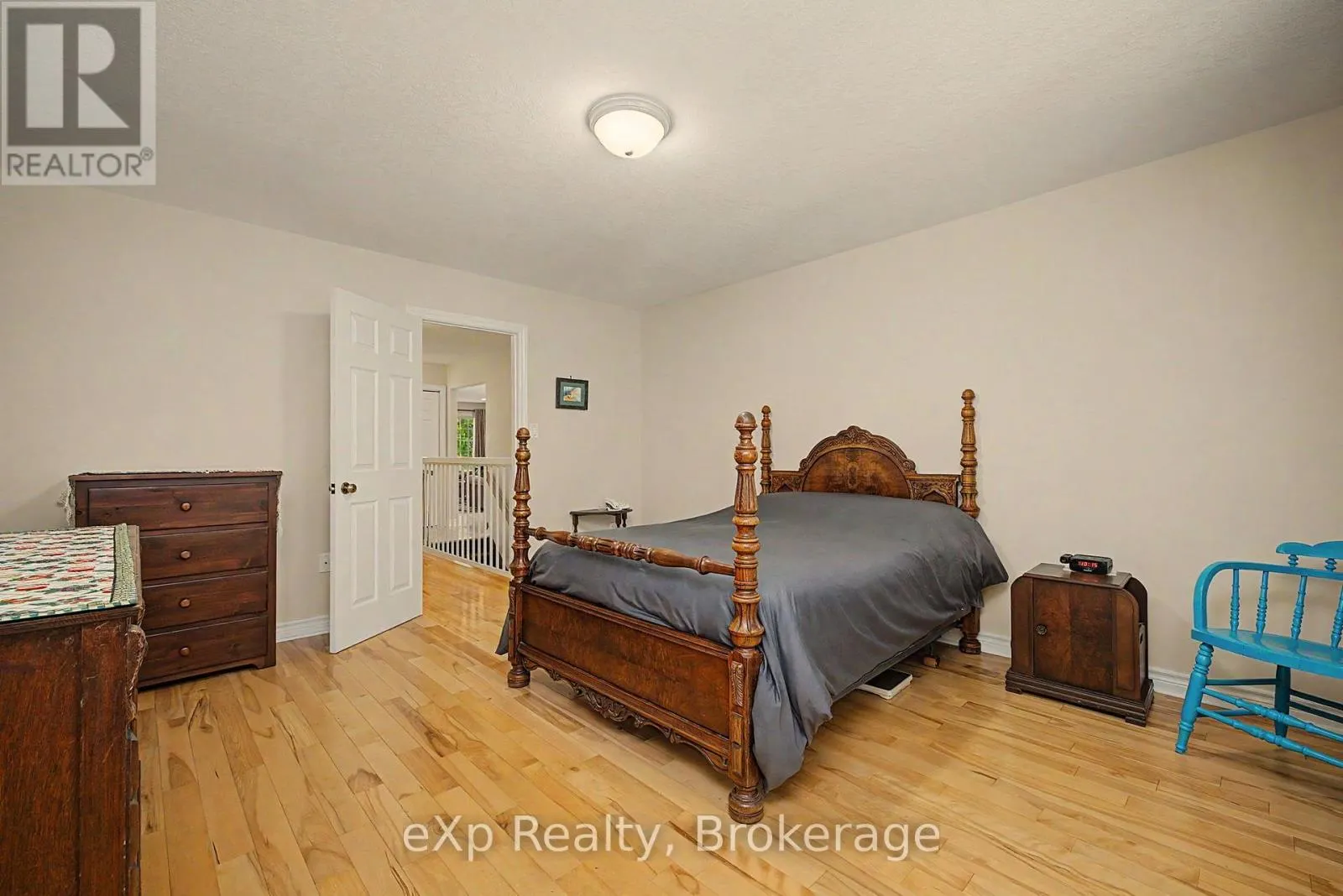 2 MANN AVENUE N