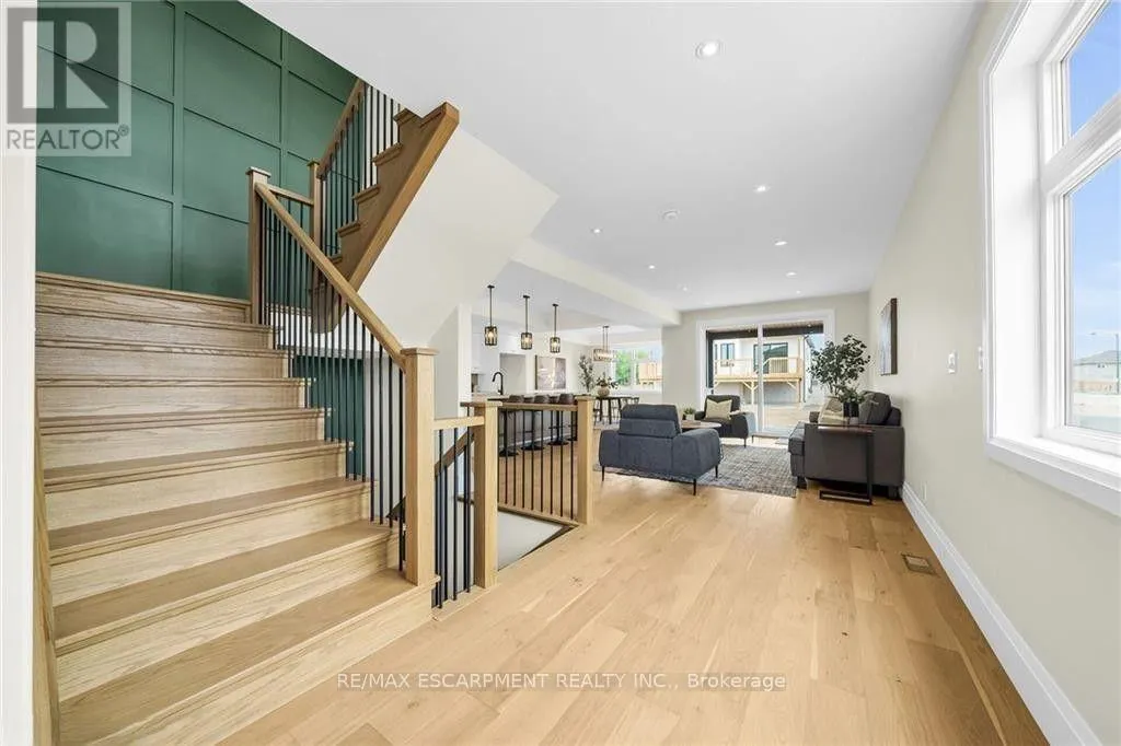92 CRADDOCK BOULEVARD