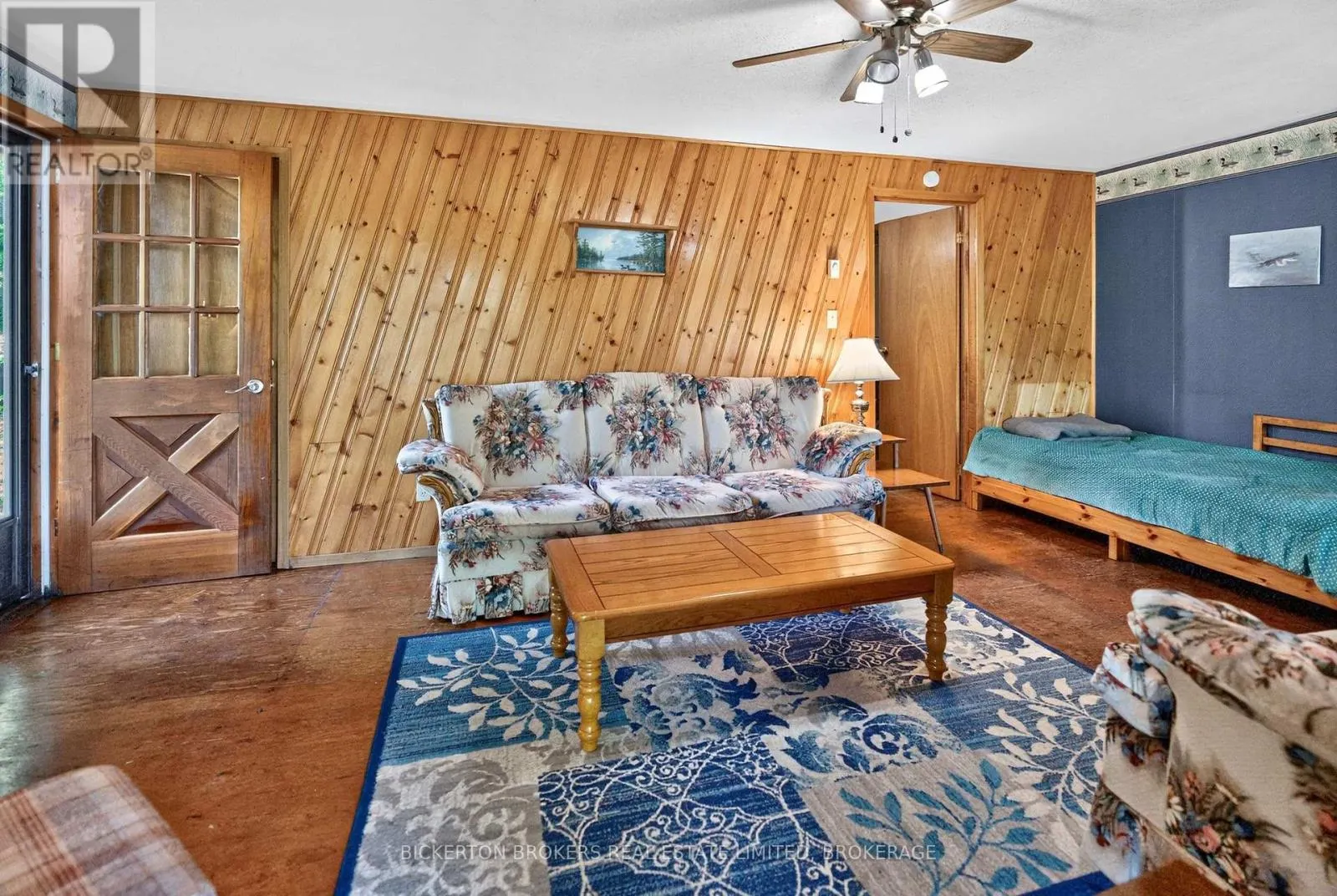 468 MOORHEAD LANE