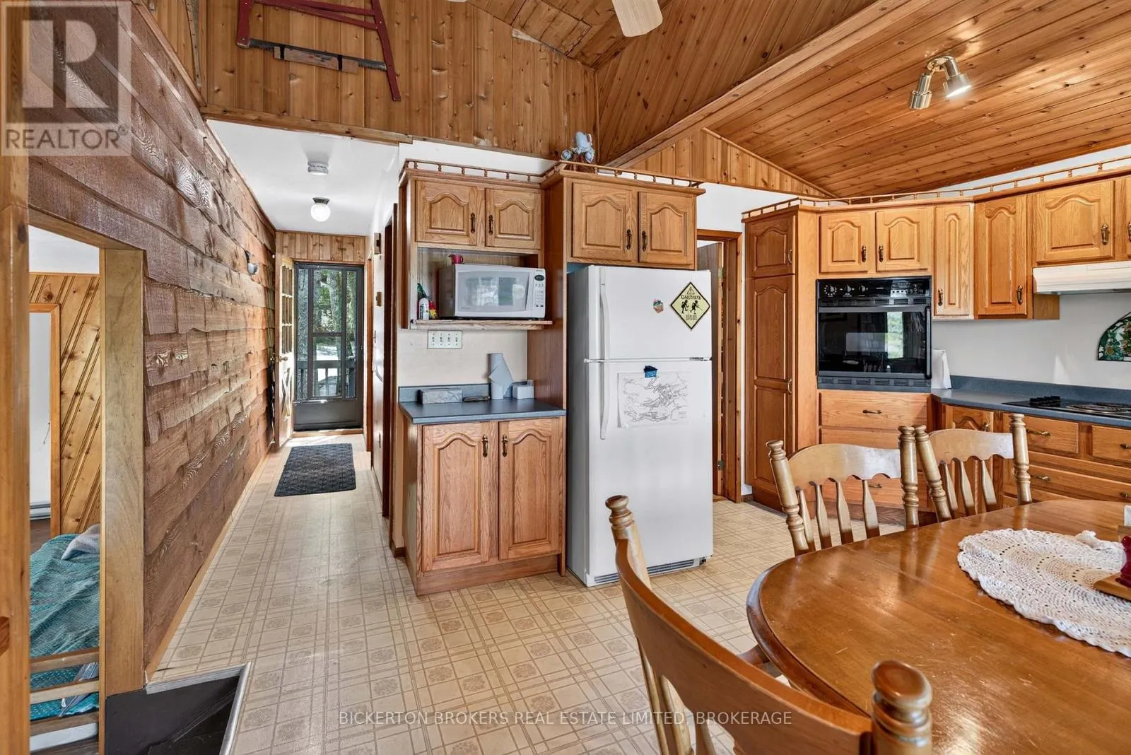 468 MOORHEAD LANE