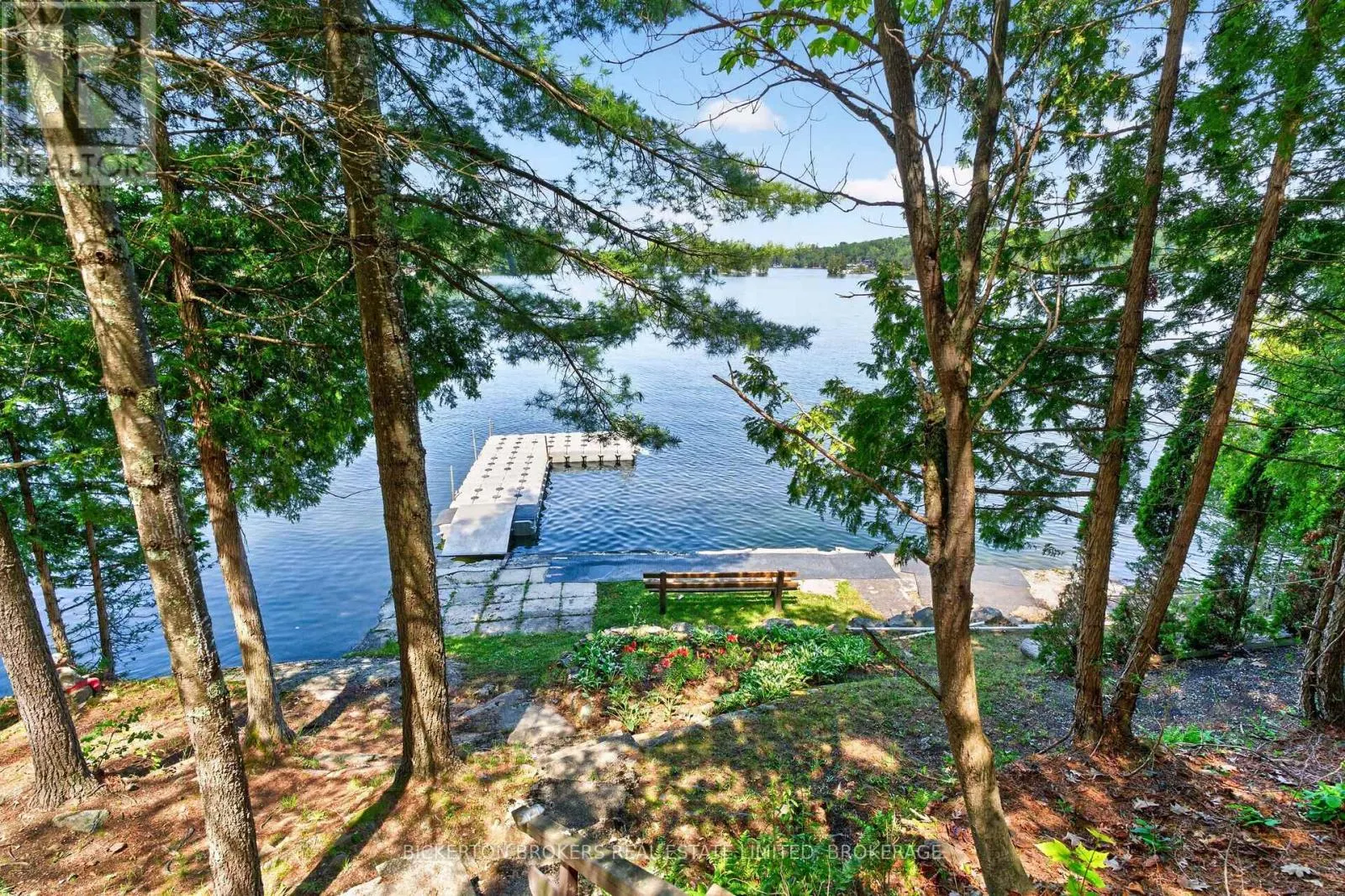 468 MOORHEAD LANE
