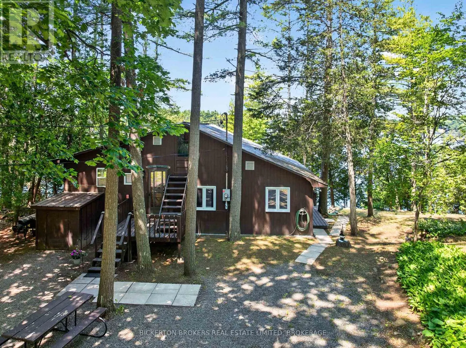 468 MOORHEAD LANE