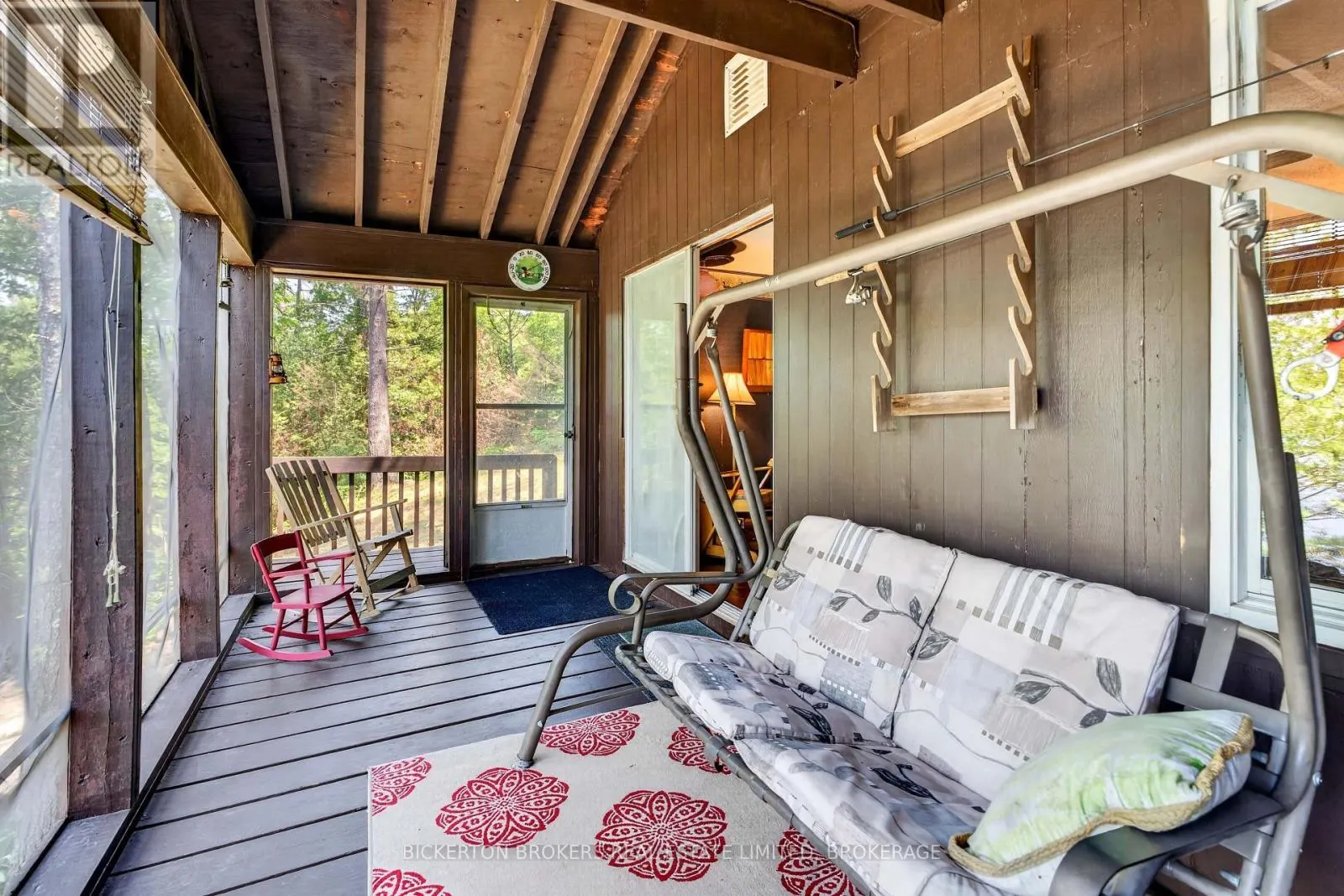 468 MOORHEAD LANE