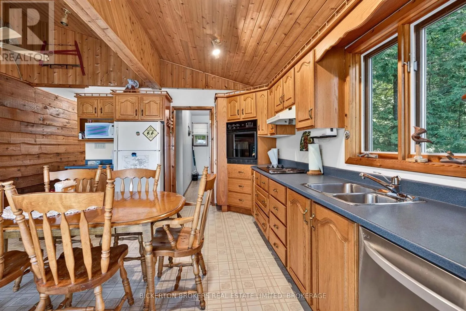 468 MOORHEAD LANE