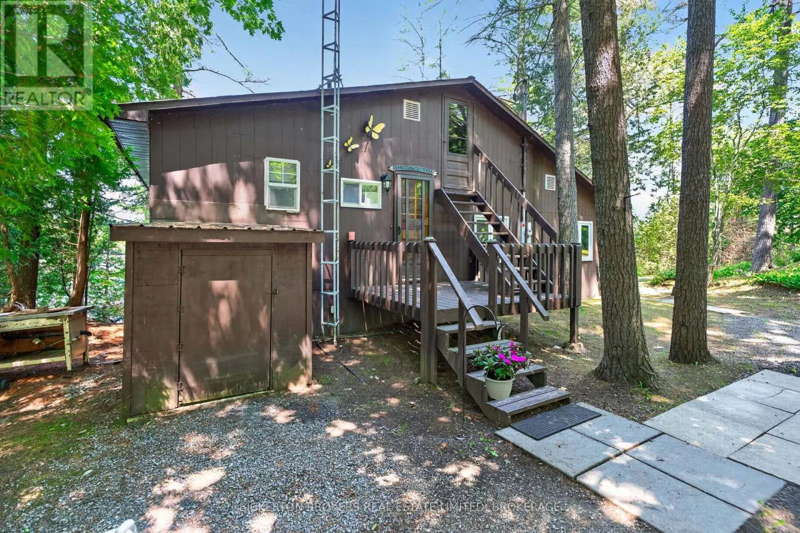 468 MOORHEAD LANE