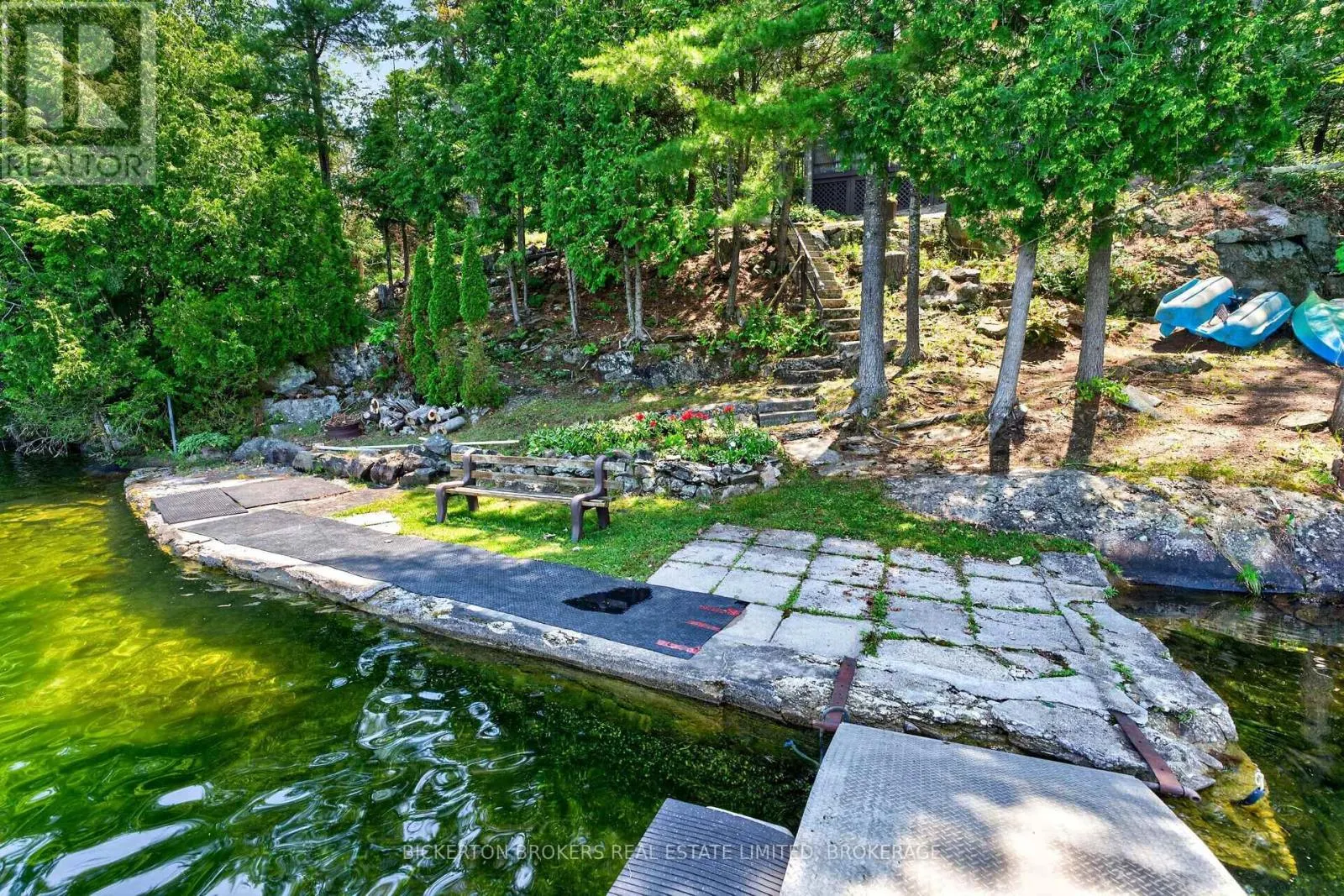468 MOORHEAD LANE